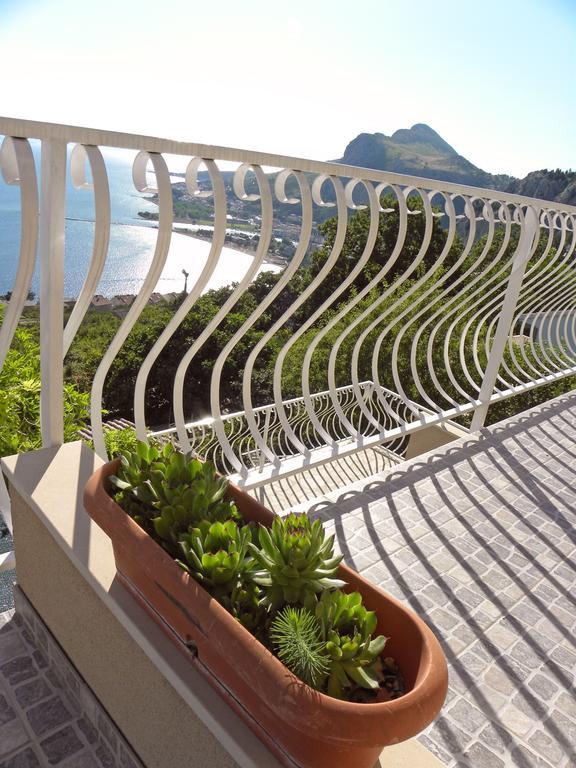 Holiday Home Figa Omiš Habitación foto
