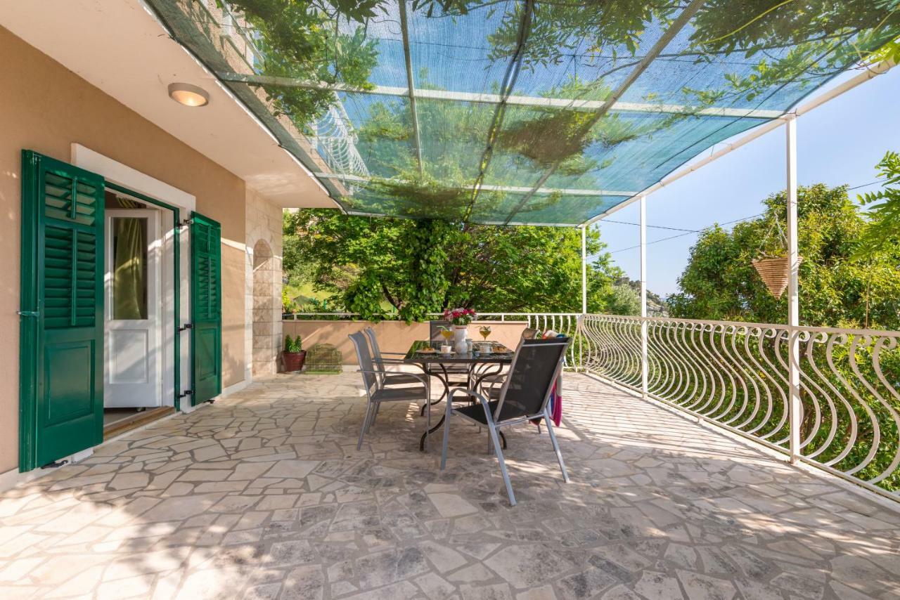 Holiday Home Figa Omiš Exterior foto